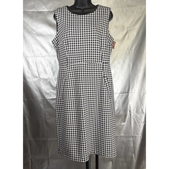 Lands End Women’s Size 12 Sleeveless Red Keyhole Polkadot Dress NWT - Picture 2 of 15